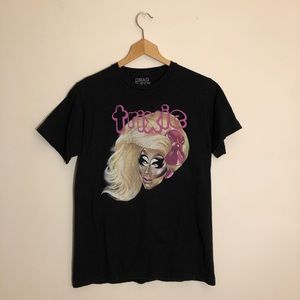 Drag Queen Merch Trixie Mattel men’s Medium tee